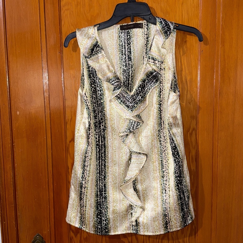 The Limited Multicolor Patterned Tanktop. - Picture 2 of 4